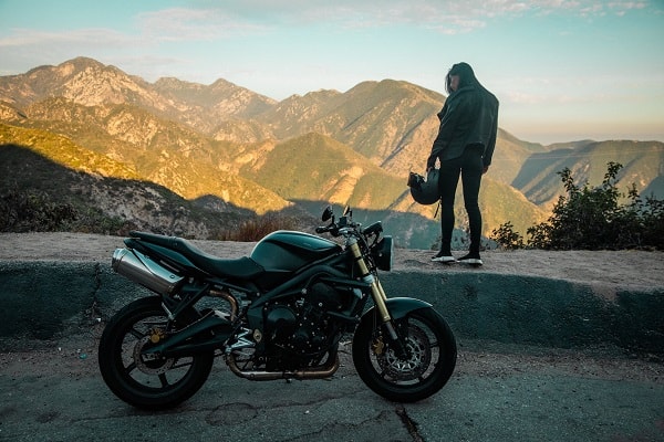 How-To-Ride-A-Motorcycle-In-The-Mountains-1